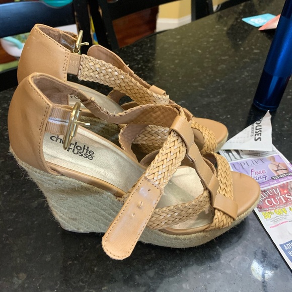 Assorted sandals - Picture 2 of 6